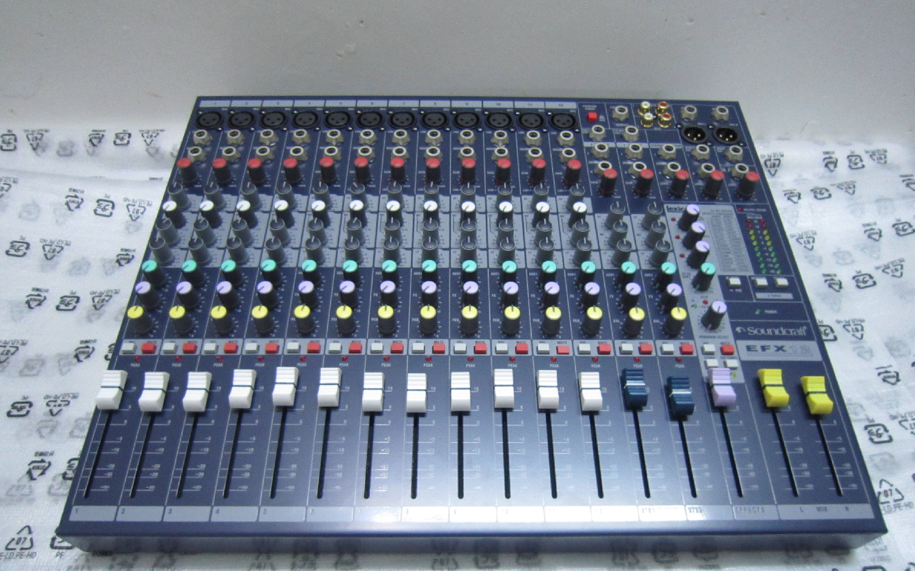  EFX12  英国Soundcraft带效果器调音台